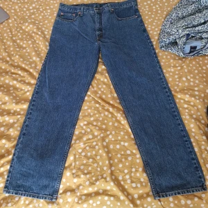 Levi jeans 615 02 - Levis i väldigt bra skick, nästintill oanvända.  W38 L30  615 02