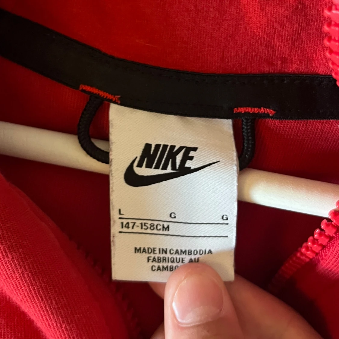 Nike tech röd  - 90