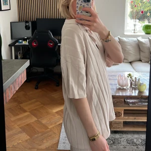 Beiget set - Snyggt fin stickat det från HM