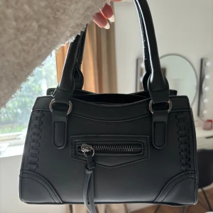 Väska - Säljer denna väskan från Gina