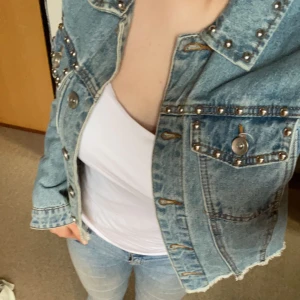 Unik jeansjacka  - Cool jeansjacka 