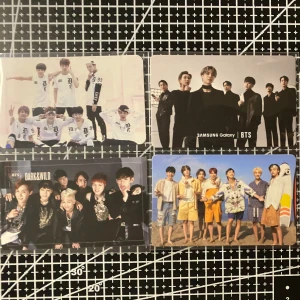 Bts album pcs + BTS Samsung pc - Alla är i fint skick och officiella, kan byta mot solo pc från Bts wl på min insta (kookiesaleskpop) eller priser privat vid intresse:)
