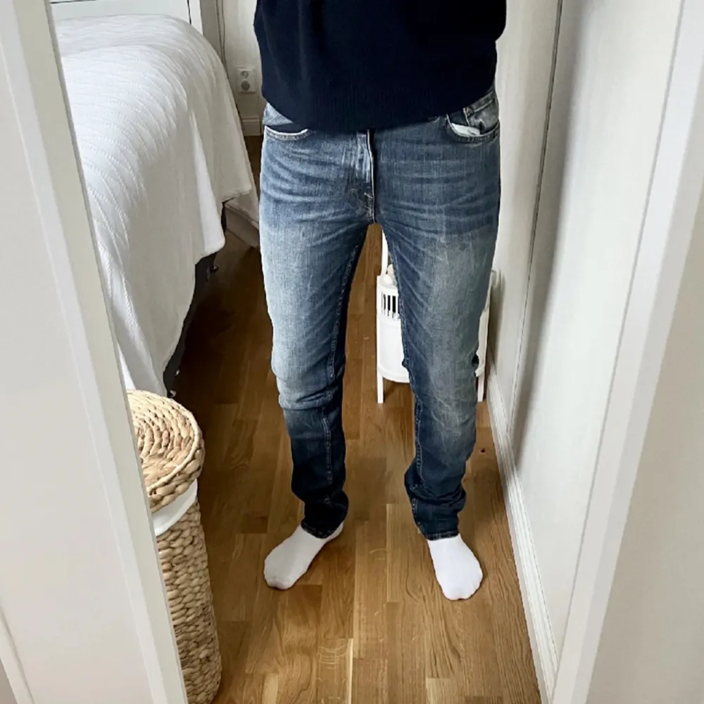 Tja, säljer mina tiger of Sweden jeans i storlek W31 L34. De är i riktigt schysst skick, nypris ligger de på 1700, mitt pris 499. Tveka inte på att höra av dig vid funderingar!. Jeans & Byxor.