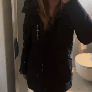 Sail racing - Säljer min jätte fina jacka. För att är inte längre min stil men jätte varm o mysig! Har minst använt den 5 gånger original pris 3599kr!