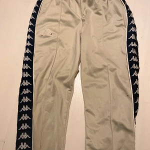 kapp byxor - beige kappa byxor