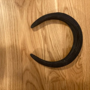 Tomy hilfigur navy blue head band - Round shape navy blue Tommy hilfigur one sided logo 