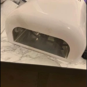 Uv lampor  - 2 uv lampor säljes med extra lysrör. 1 för 250kr och allt för 400kr 