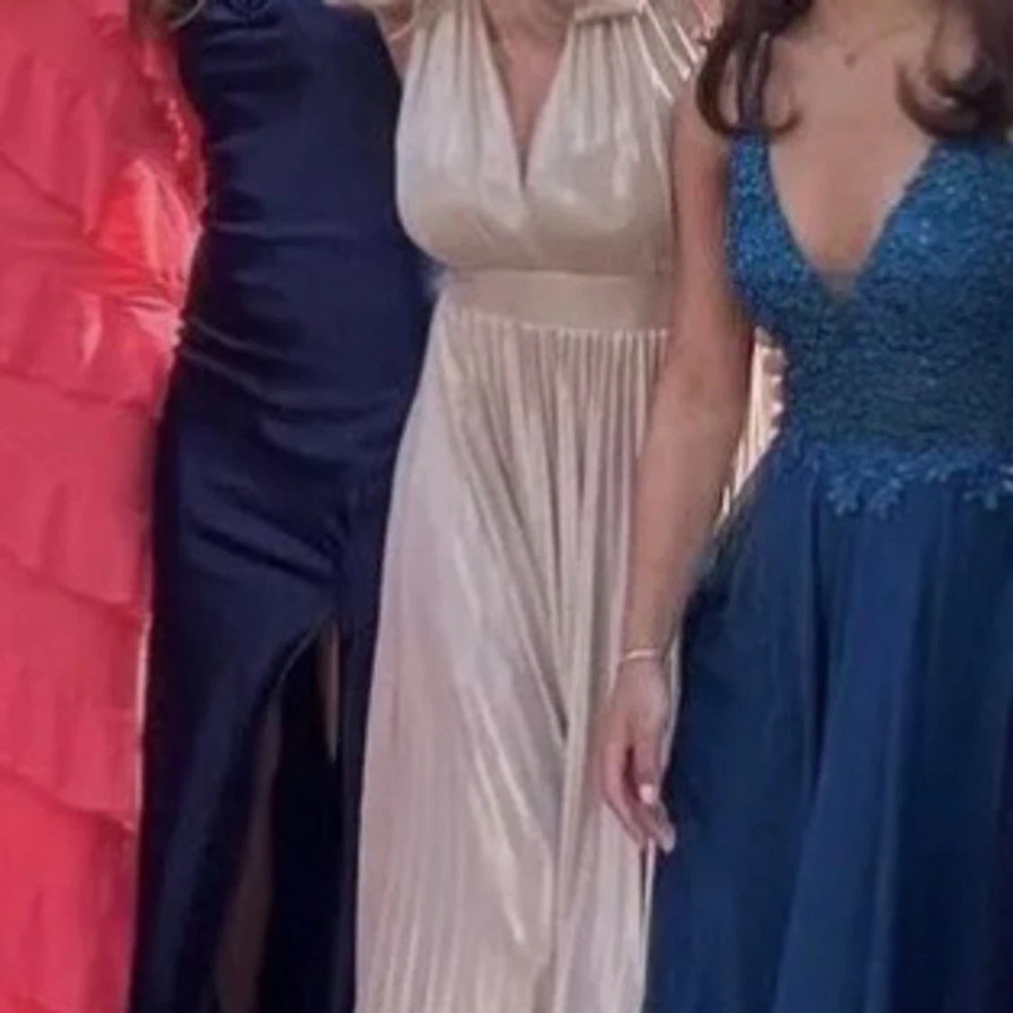 Guldig balklänning 😍 - 91