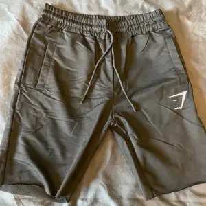 Väldigt fina gym shark shorts kommer inte till användning passar storlek M/S