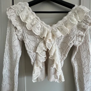 Zara topp - Naturvit topp som har använts bara 2 gånger