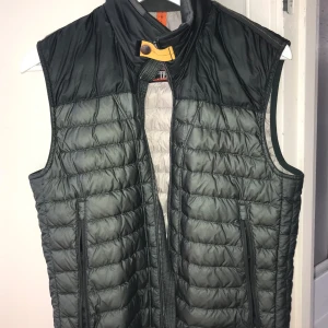 Parajumper Daytripper Väst - Skick 7/10 size S