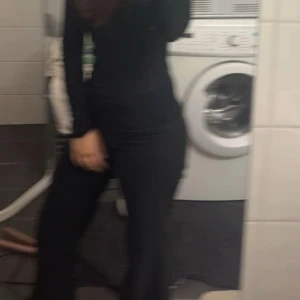 Kostymbyxor  - Hej säljer ett par kostym byxor i storlek 36, kom privat för fler bilder och frågor. Köparen står för frakten, pris kan diskuteras. ( tryck ej på köp nu.)