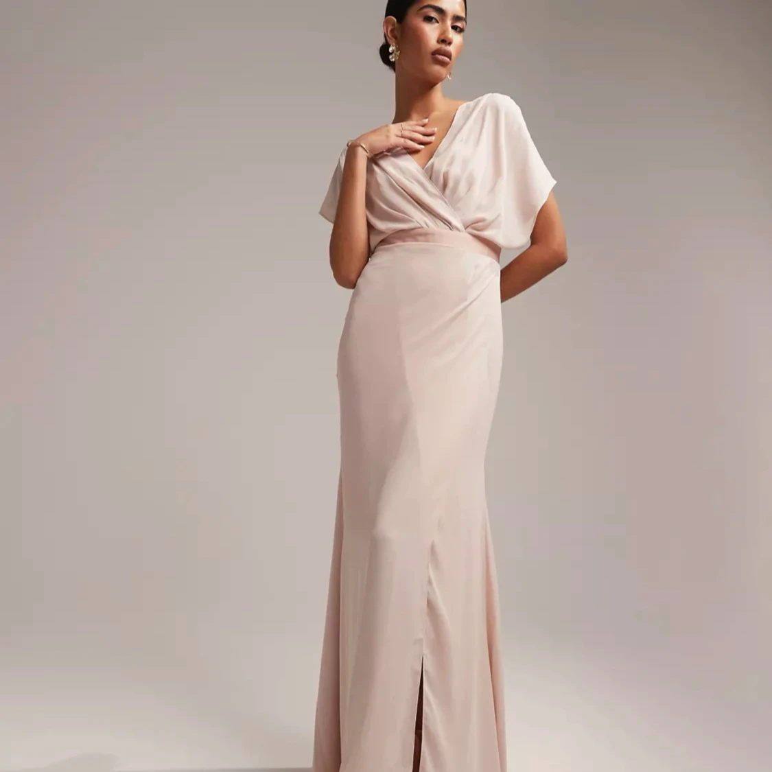 Lång ljusrosa klänning - 92