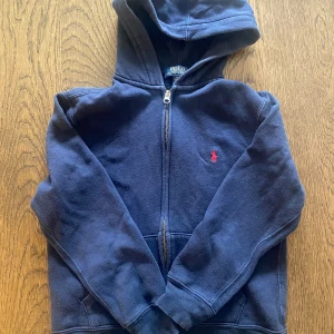 Polo Ralph Lauren sip hoodie - Bra skick. Inköpt i USA sommaren 2023