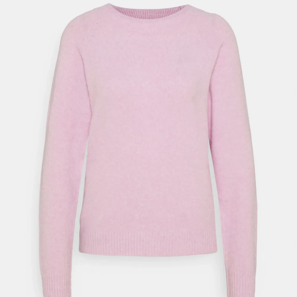 Jättefin rosa stickad tröja från vero Moda💓aldrig använd💓tryck gärna på köp nu. Stickat.