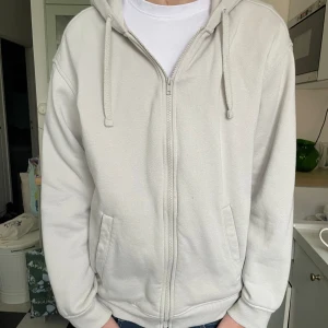 Zip up - Säljer brorsans zip up tröja! Skriv vid frågor☺️