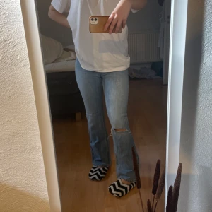 Jeans - Jag är ca 1,57. Fint skick. 