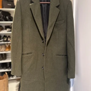 Kappa - Fin och stilig kappa från asos. Använd fåtal gånger.