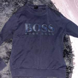 En clean limited edition Hugo boss crewneck