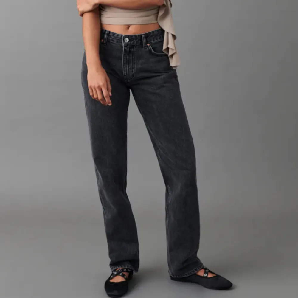 Säljer dessa straight lowwaist jeansen från Gina, som nya!💞. Jeans & Byxor.