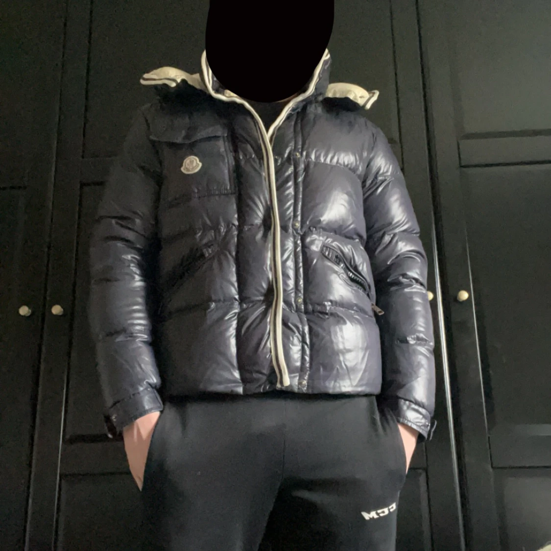 Mörk blå Moncler jacka 