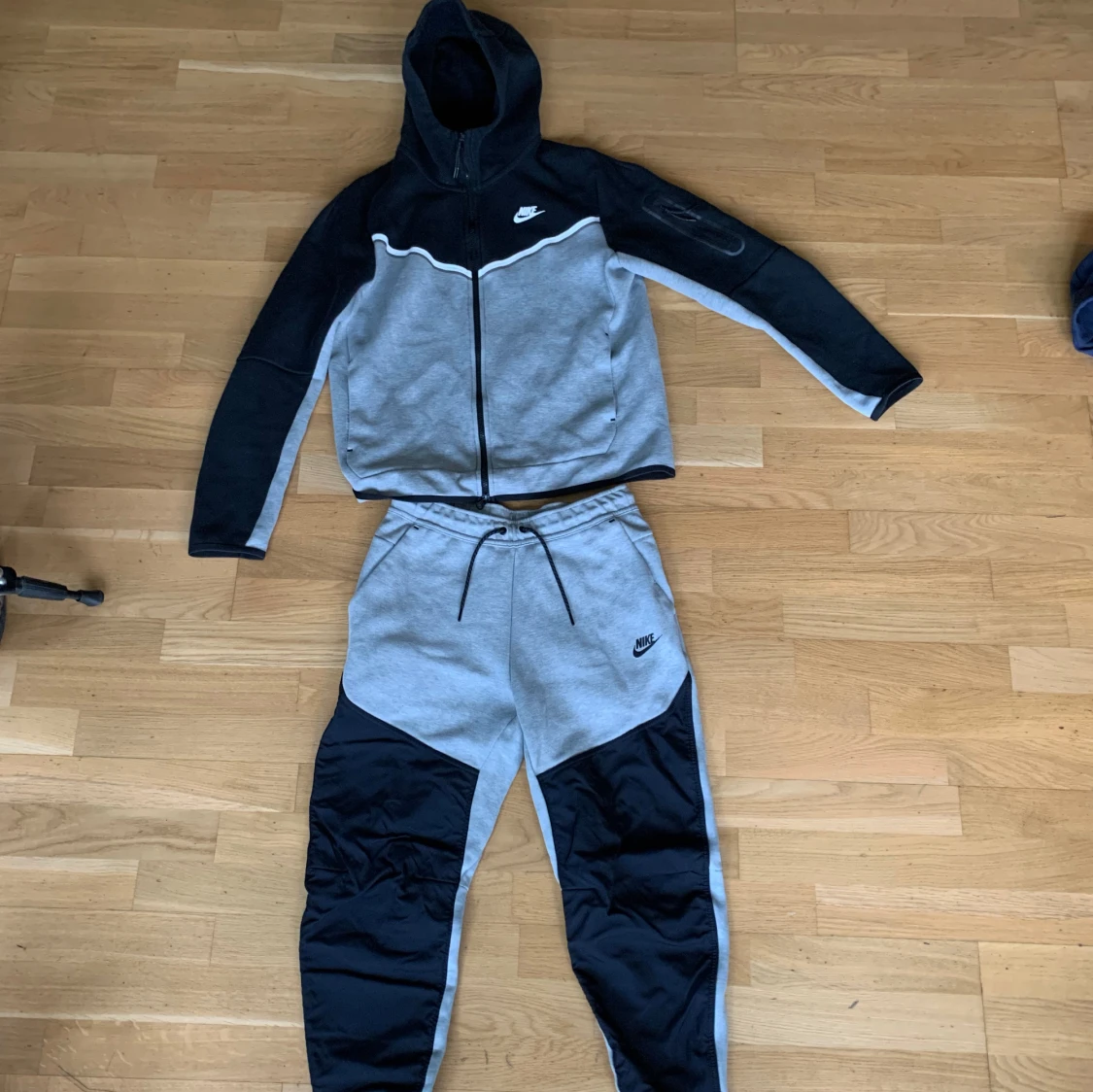 Nike tech set - 2