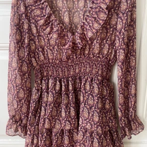 Zara klänning - Jättefin klänning från Zara i storlek S!! Fint skick🩷