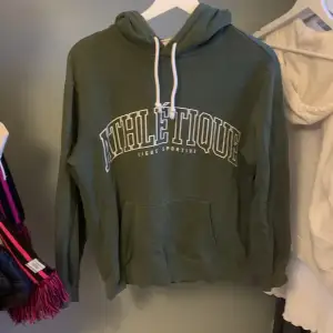 Mörkgrön hoodie från hm i stl xs❤️ lite använd, super fin