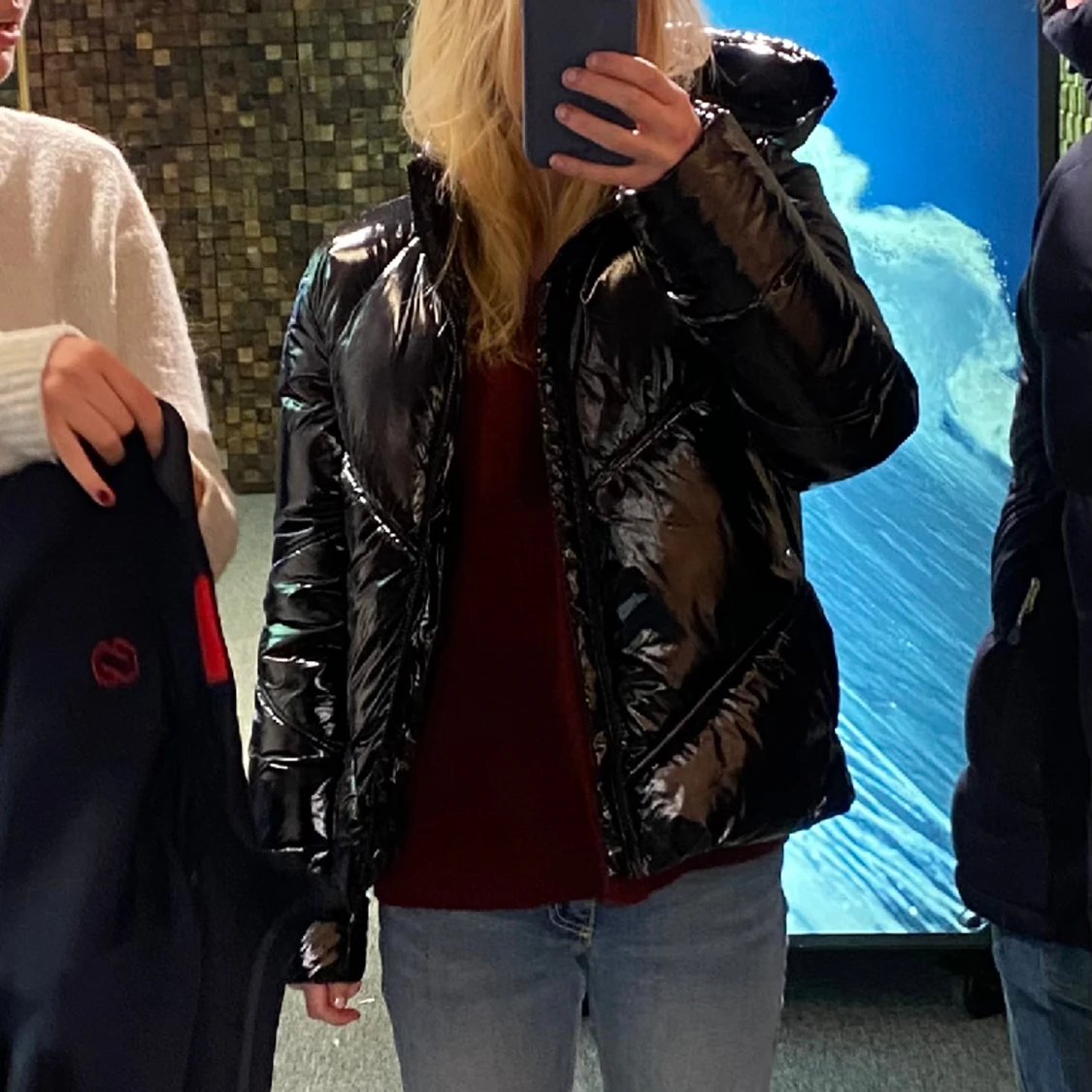 Svart glansig dunjacka  - 90