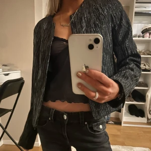 Glittrig ” kavaj ” - Glittrig overshirt/kavaj