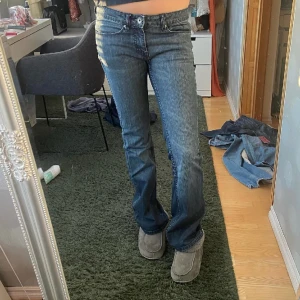 Lågmidjade jeans - Säljer för att jag har så mycket byxor 