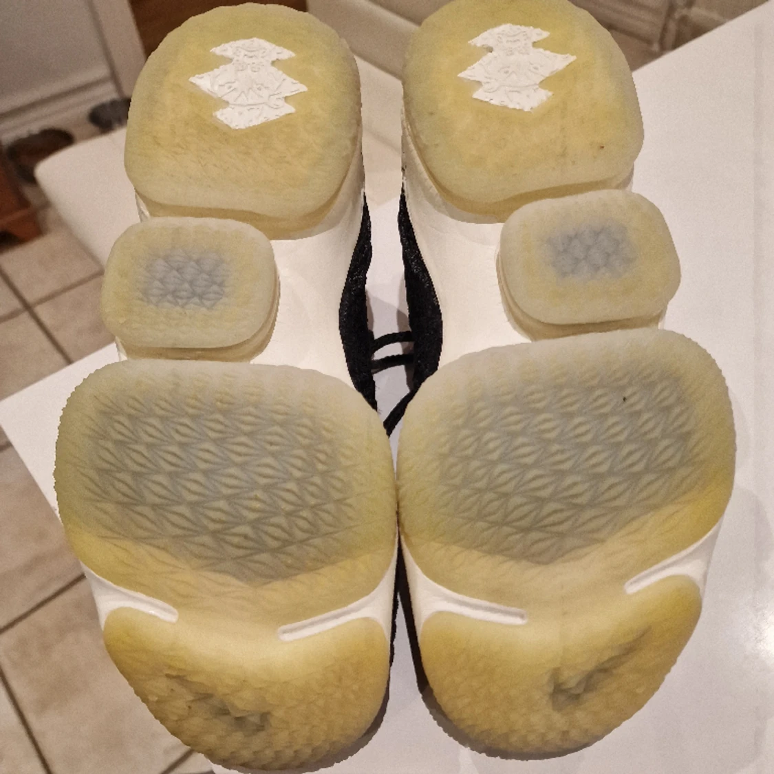 Nike Lebron XV Black/Bright - 91