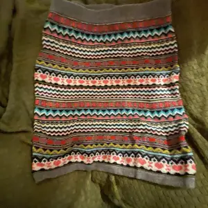 Stickad julig kjol, använd två gånger 