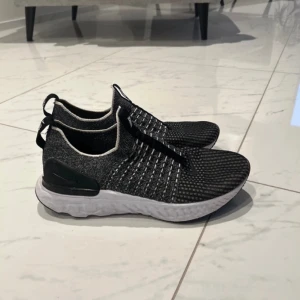 Nike skor - Laceless Nike skor