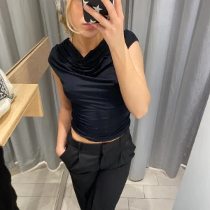 Topp - Aldrig använd, endast testad! Bara att skriva vid frågor💘 säljer likadan fast vit🤗