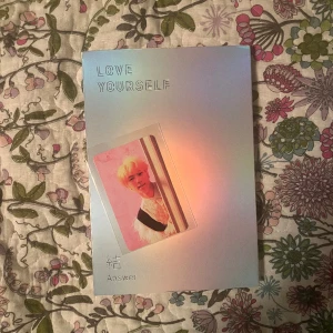 2x BTS Album - Säljer antingen båda tillsammans eller ett och ett!💕Båda för 250kr eller vid högsta bud, och ett för 150kr.