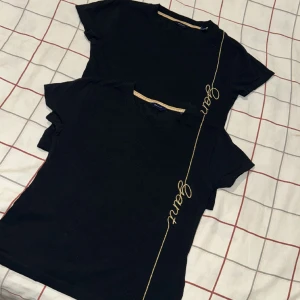 Gant tröjor - Säljer två jätte fina gant tröjor, har använt 1-2 gånger. Den ena tröjan är 146/152 och den andra 158/164. Köparen står för frakt eller så möts vi upp sthlm/täby pristet gäller bara en tröja