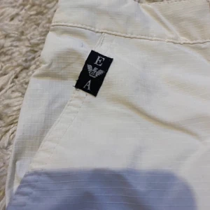 Emporio Armani Woman - Snygga byxor från Emporio Armani, använt några gånger men bra byxor. Köpta för 2000kr men säljer för mycket billigare pris. 