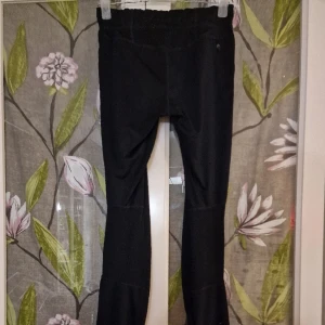 Träningstights  - Använda men hela och inga fläckar