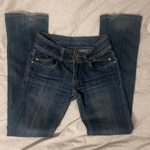 Lågmidjade flare jeans  - Knappt andvända. Lågmidjade, bootcut/flare 