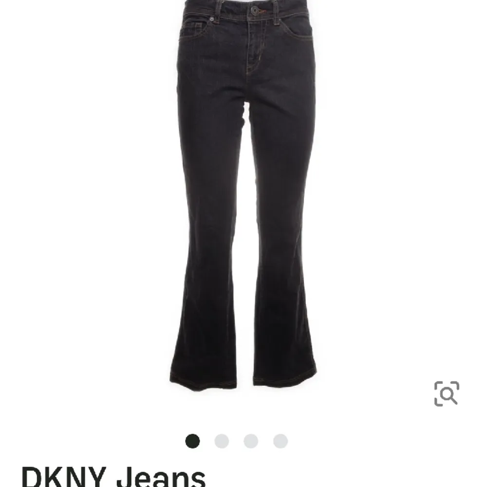 Jätte fina DKNY jeans som är storlek 38 köpta på sellpy ny pris 1199 . Jeans & Byxor.