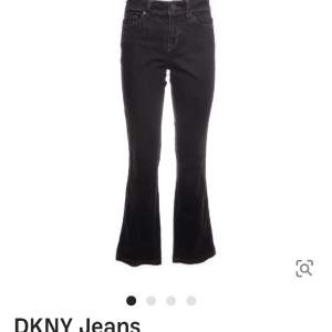 Jätte fina DKNY jeans som är storlek 38 köpta på sellpy ny pris 1199 