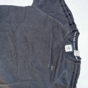 Adidas Skate  - Adidas skate tshirt 