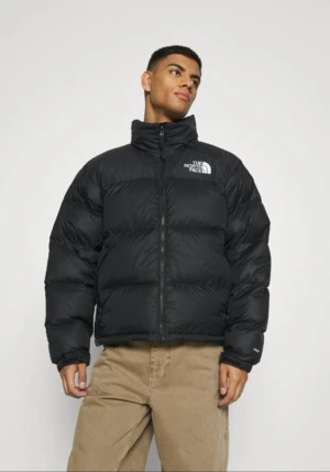 The north face jacka - Storlek S herr men passar unisex, inga skador o är i perfekt skick 