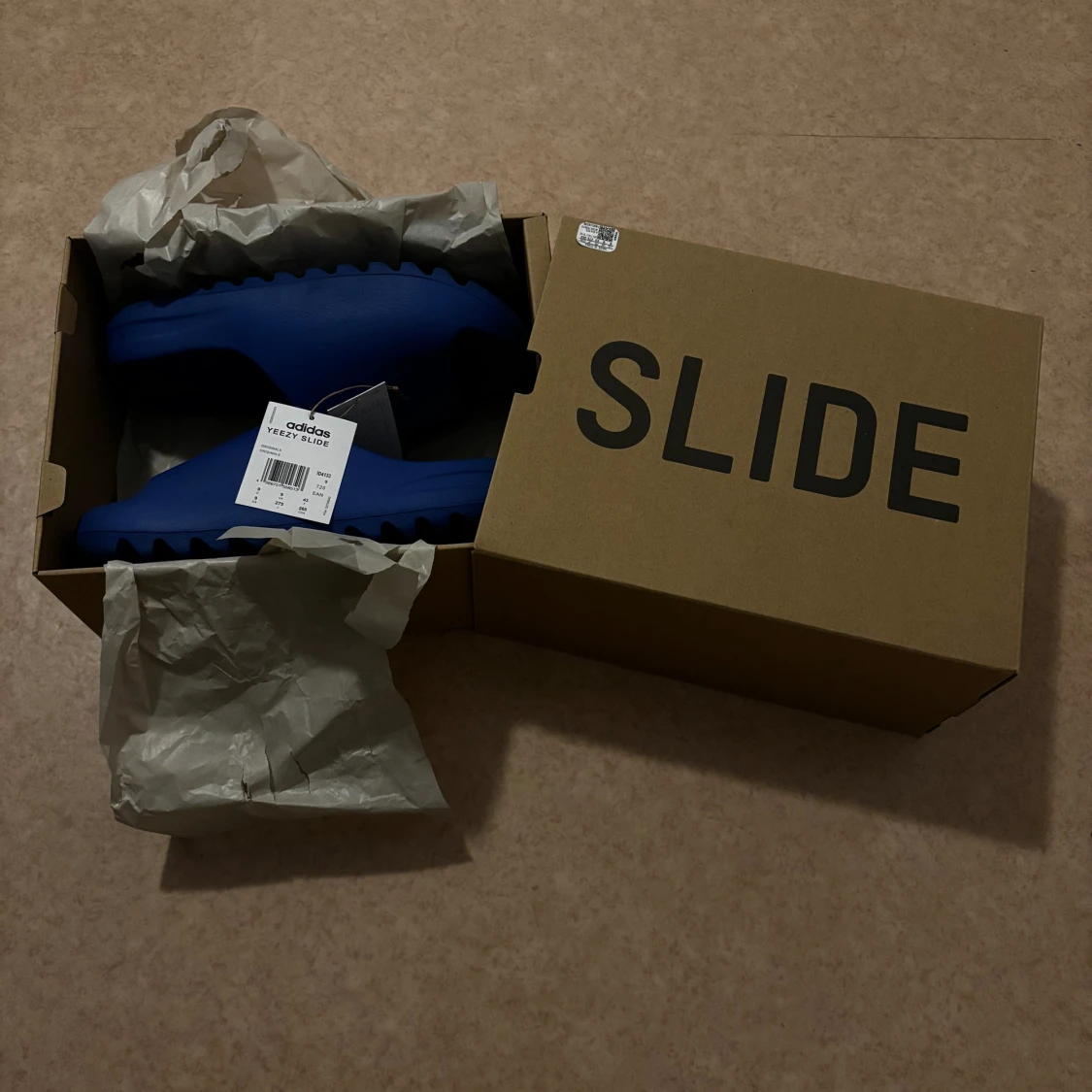 Yeezy slides - 43 - 90