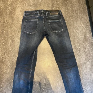 Replay jeans - Jättebra skick, storlek 30 vilket var lite för korta på mig (185 cm)