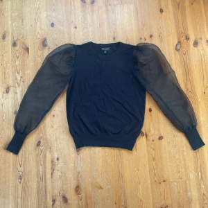 Svart fintröja  - Storlek: M Skick: Använt skick 