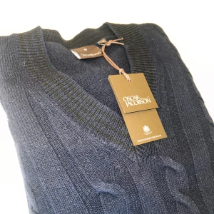 Oscar Jacobson v-neck sweater  - Worn a few times only, condition 8/10, fits true to size, size M, comes with tag 