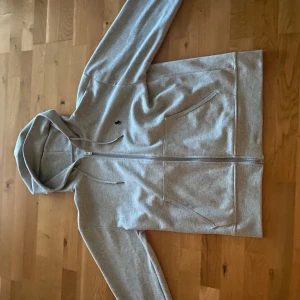 ralph lauren  - skön ralph lauren zip hoodie. kan ej garantera äkthet. pris kan diskuteras 