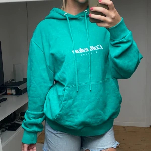 Snygg hoodie ifrån ASOS/Collusion  - Jättenice hoodie i bra skick 💚